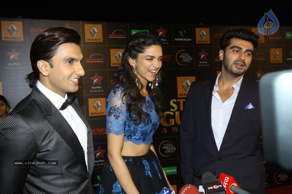 Bolly Celebs at the 9th Renault Star Guild Awards - 35 / 152 photos