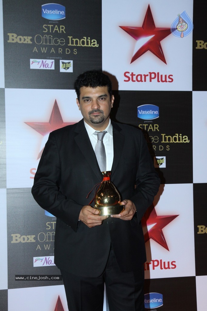 Bolly Celebs at The First Star Box Office India Awards - 25 / 90 photos