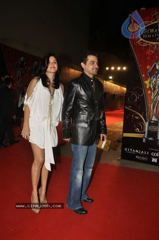 Bolly Celebs at The Global Indian Film and TV Honours 2011 - 23 / 92 photos
