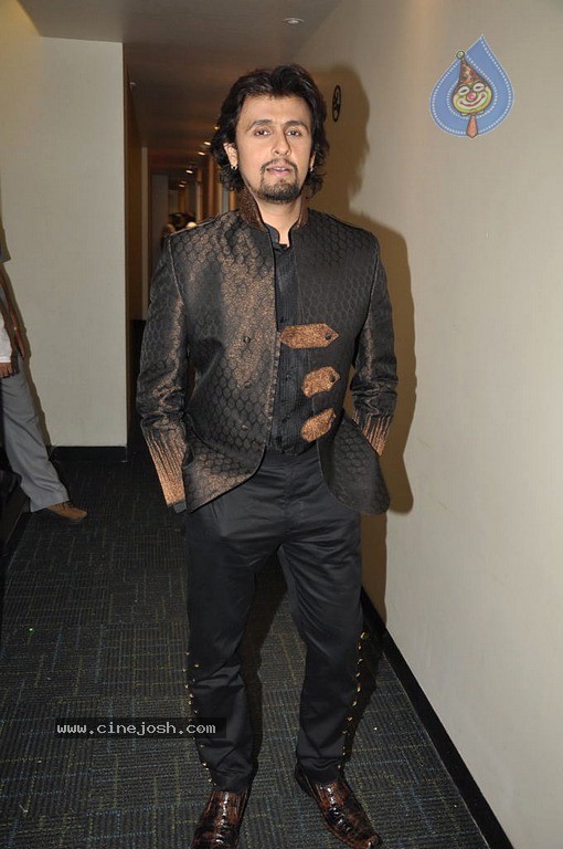 Bolly Celebs at the Sets of X Factor - 5 / 18 photos