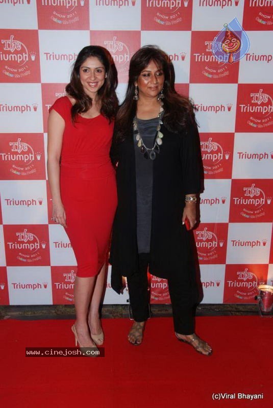 Bolly Celebs at The Triumph Show 2011 - 25 / 129 photos