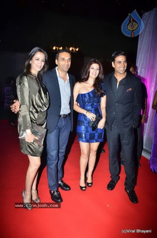 Bolly Celebs at The Triumph Show 2011 - 28 / 129 photos