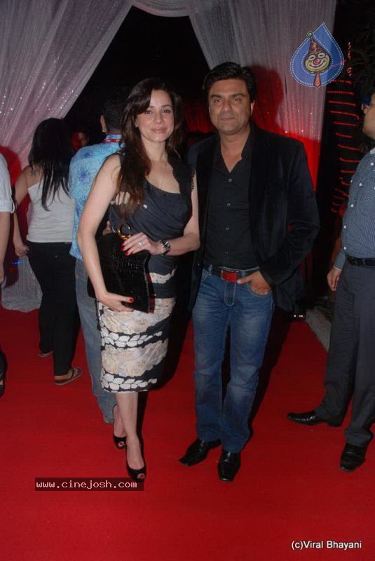 Bolly Celebs at The Triumph Show 2011 - 30 / 129 photos
