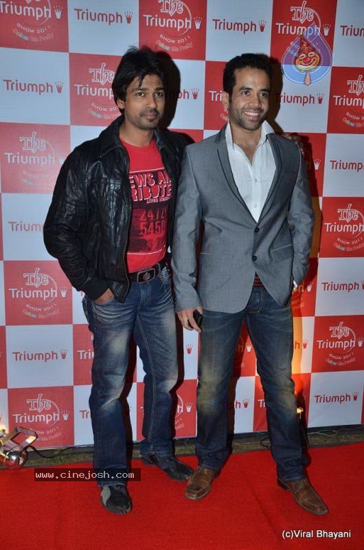 Bolly Celebs at The Triumph Show 2011 - 38 / 129 photos
