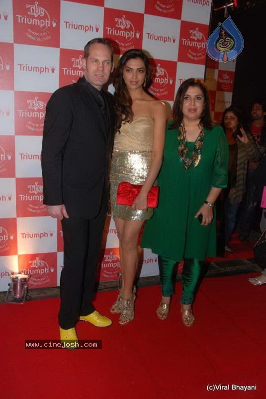 Bolly Celebs at The Triumph Show 2011 - 43 / 129 photos