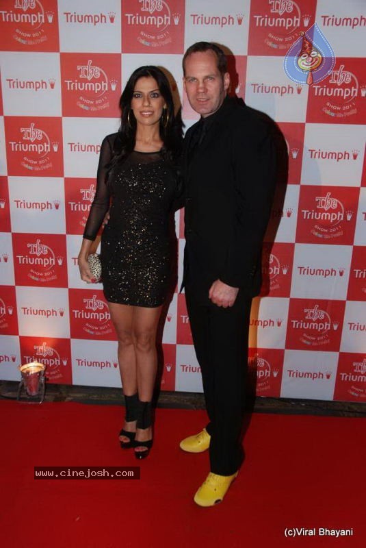 Bolly Celebs at The Triumph Show 2011 - 49 / 129 photos