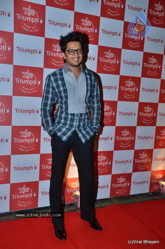 Bolly Celebs at The Triumph Show 2011 - 55 / 129 photos