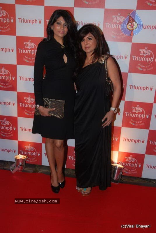 Bolly Celebs at The Triumph Show 2011 - 67 / 129 photos