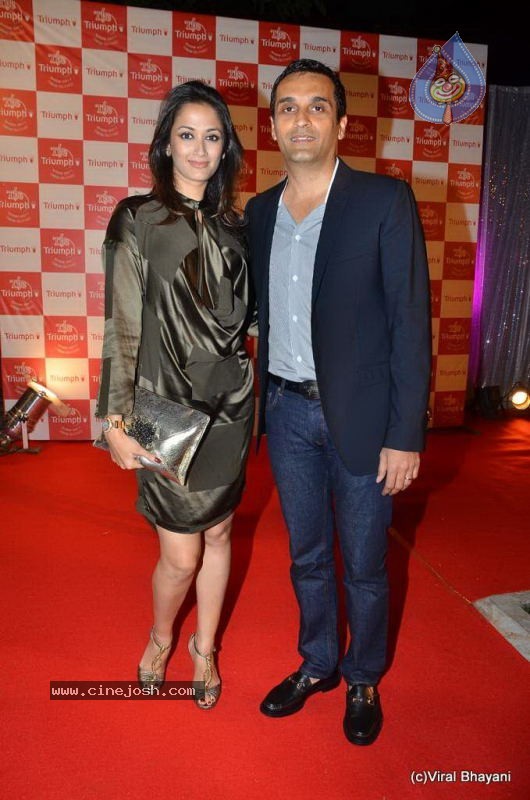 Bolly Celebs at The Triumph Show 2011 - 94 / 129 photos