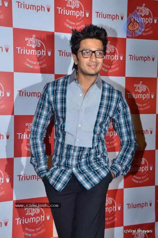Bolly Celebs at The Triumph Show 2011 - 100 / 129 photos