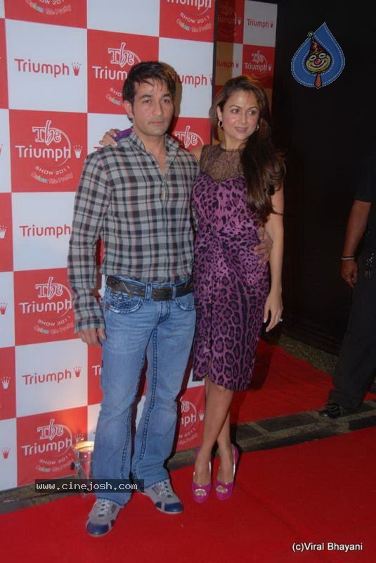 Bolly Celebs at The Triumph Show 2011 - 110 / 129 photos