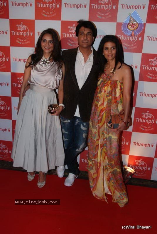 Bolly Celebs at The Triumph Show 2011 - 114 / 129 photos