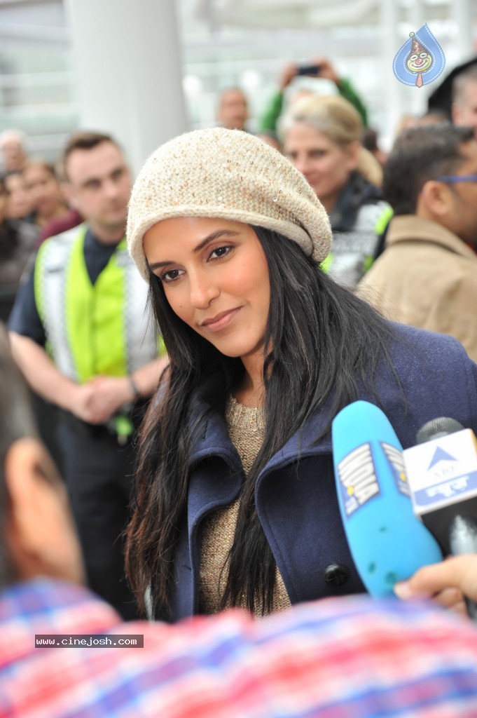 Bolly Celebs at TOIFA 2013 Event - 3 / 36 photos