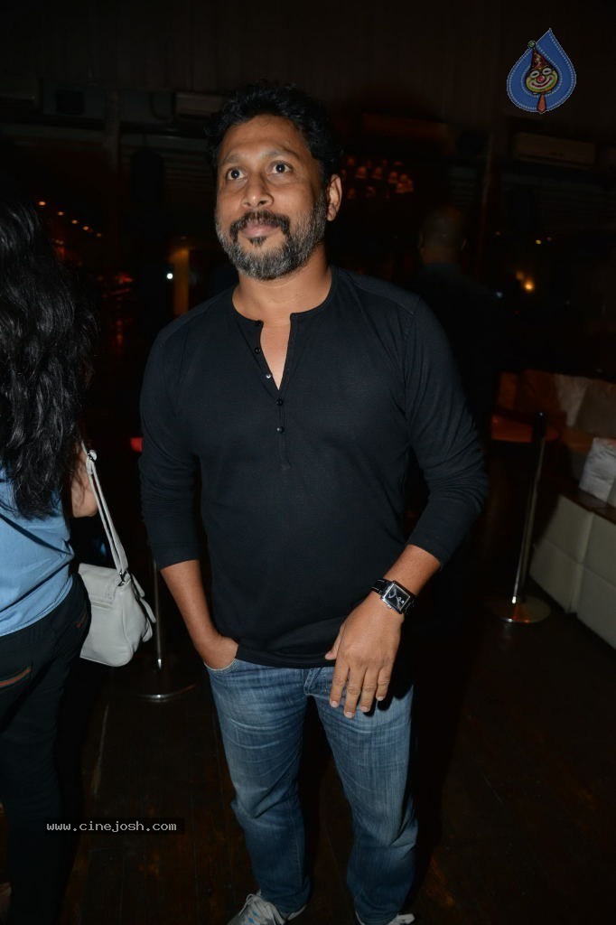 Bolly Celebs at Tulip Joshi Bday Bash - 16 / 34 photos
