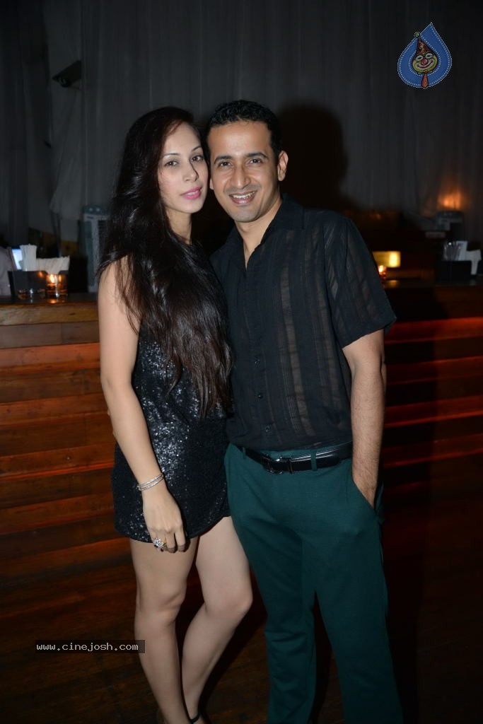 Bolly Celebs at Tulip Joshi Bday Bash - 33 / 34 photos