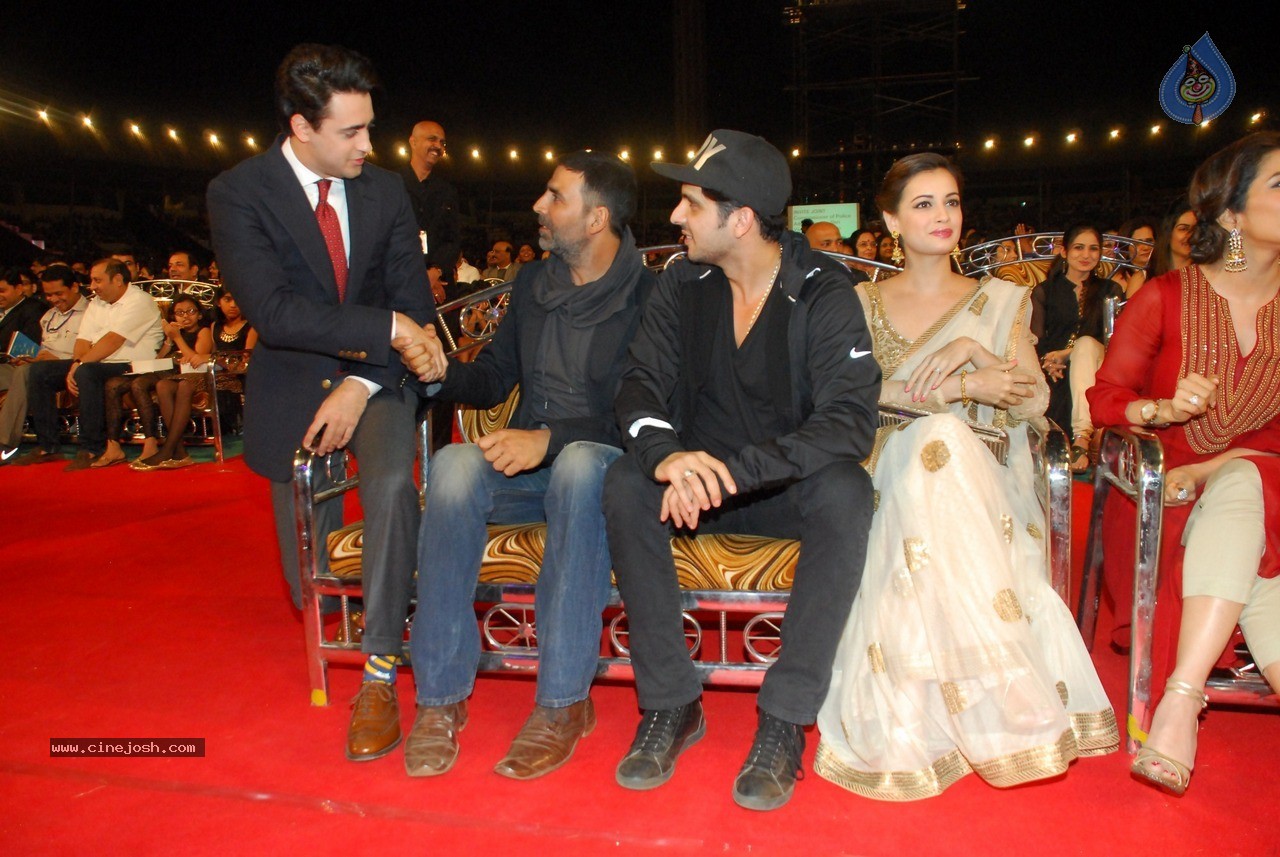 Bolly Celebs at Umang Event 01 - 53 / 120 photos