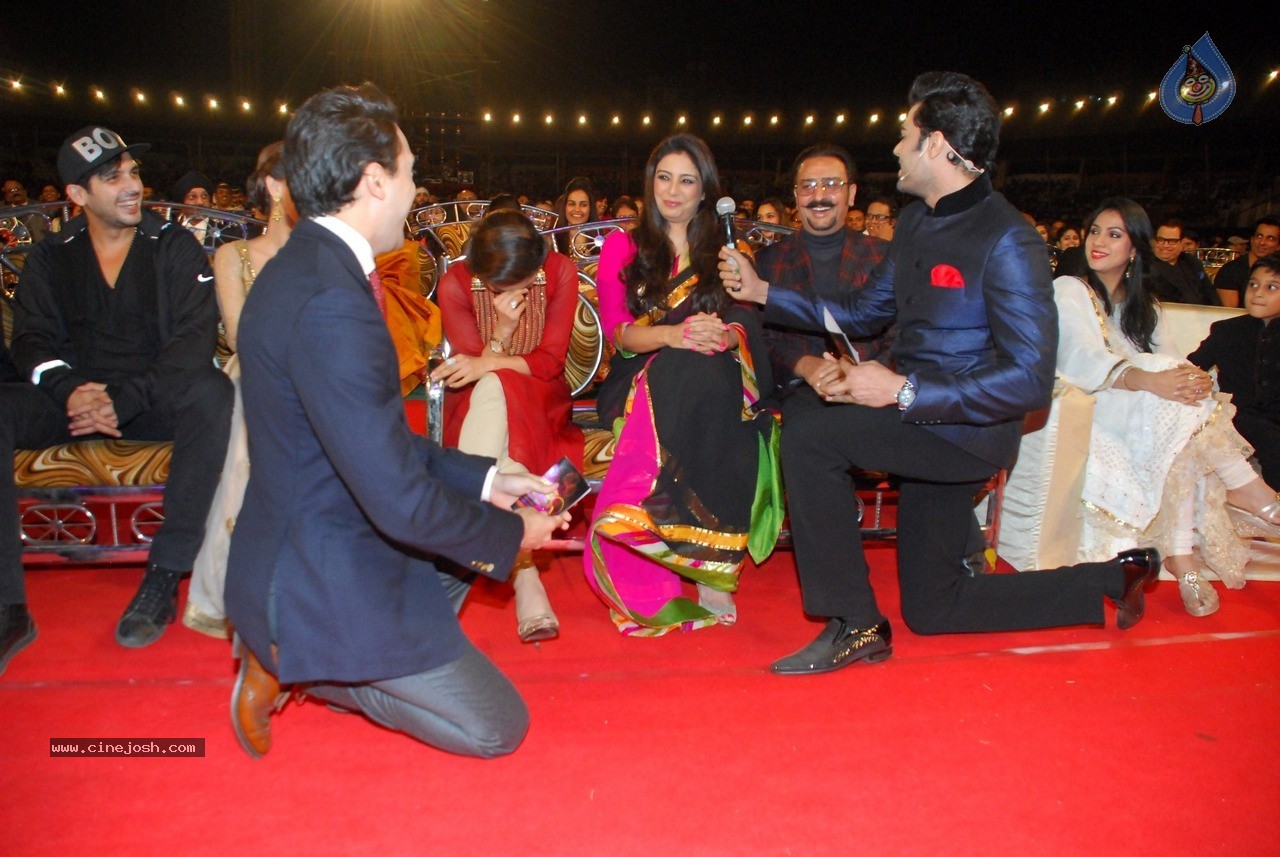 Bolly Celebs at Umang Event 01 - 66 / 120 photos