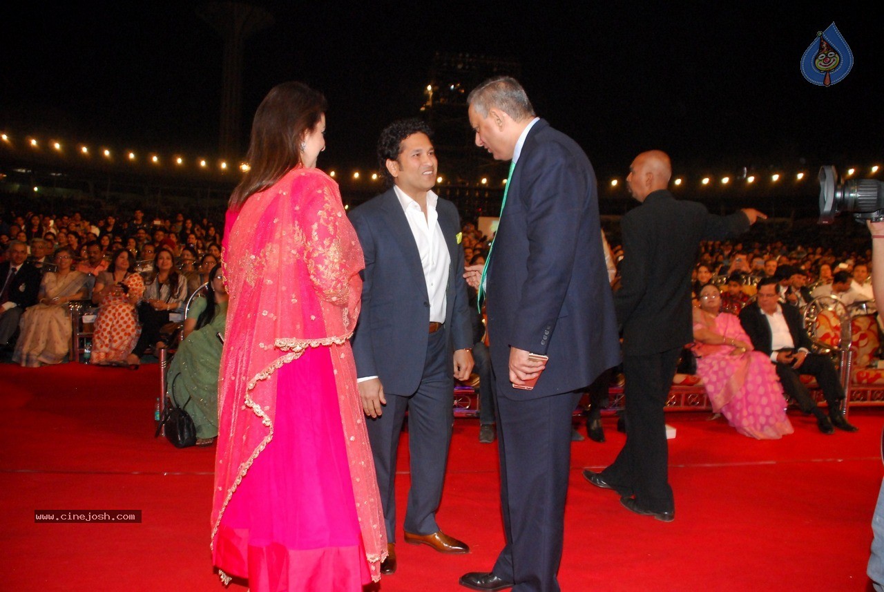 Bolly Celebs at Umang Event 01 - 88 / 120 photos