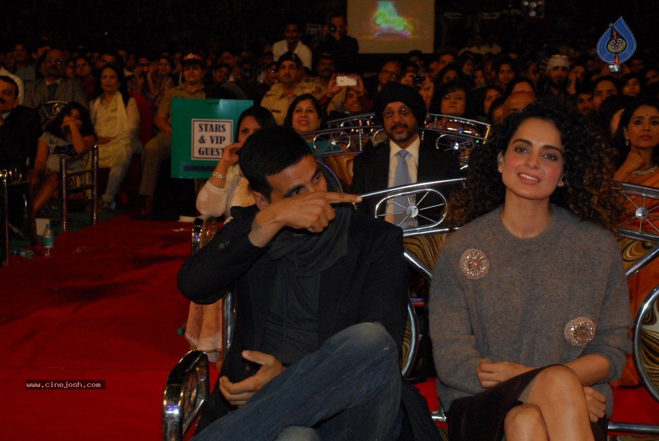 Bolly Celebs at Umang Event 01 - 116 / 120 photos