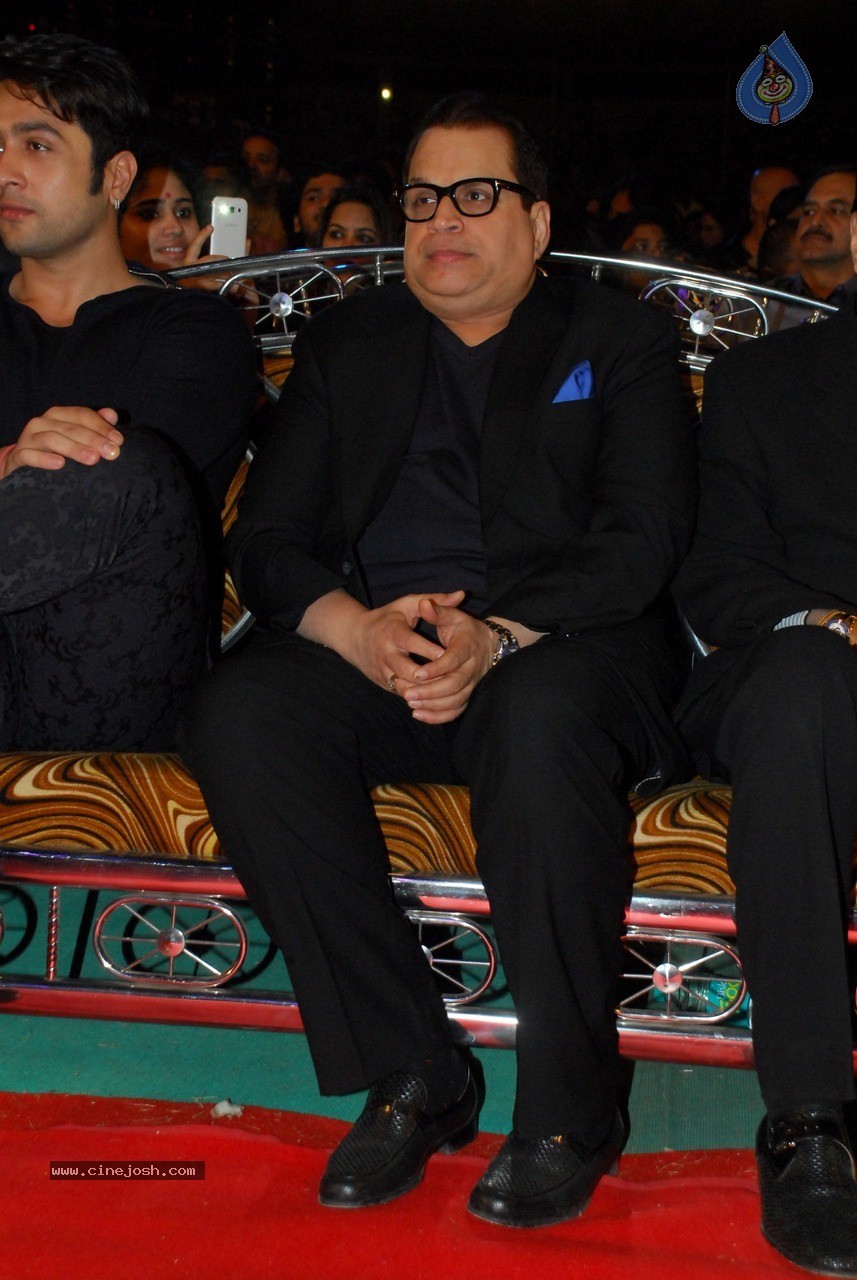 Bolly Celebs at Umang Event 01 - 119 / 120 photos