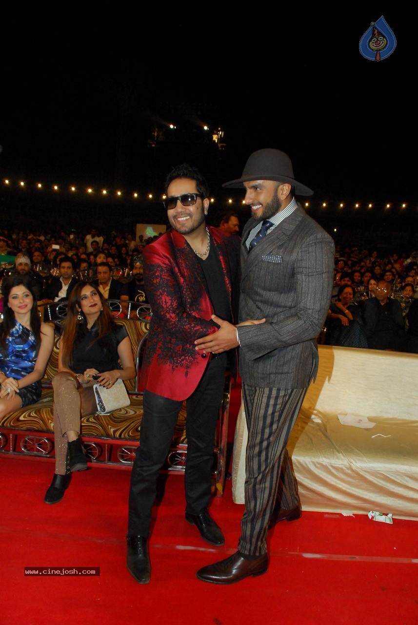 Bolly Celebs at Umang Event 02 - 12 / 98 photos