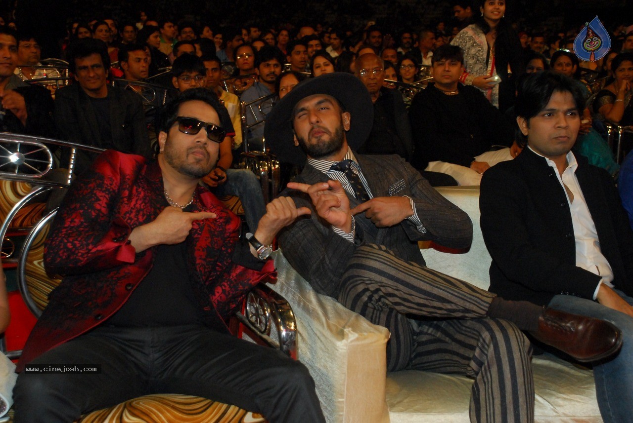 Bolly Celebs at Umang Event 02 - 30 / 98 photos