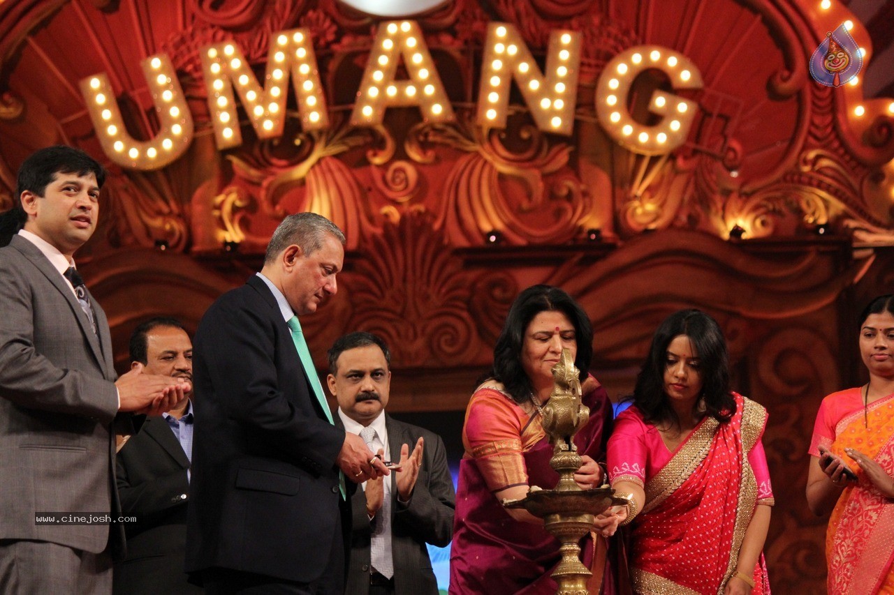 Bolly Celebs at Umang Event 02 - 35 / 98 photos
