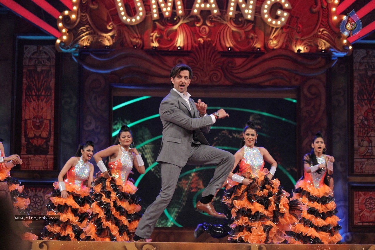 Bolly Celebs at Umang Event 02 - 98 / 98 photos