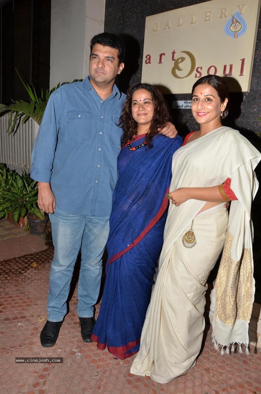 Bolly Celebs at Under Construction Show - 7 / 55 photos