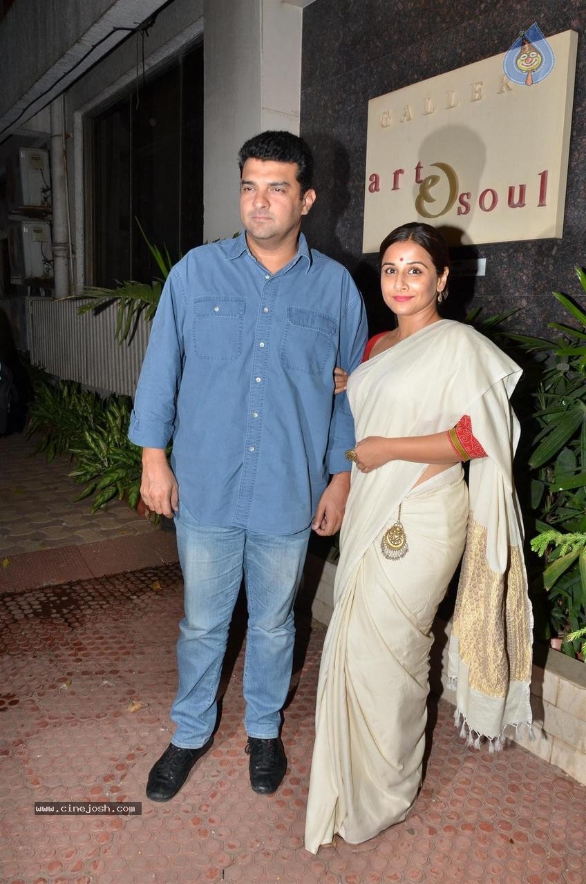 Bolly Celebs at Under Construction Show - 30 / 55 photos