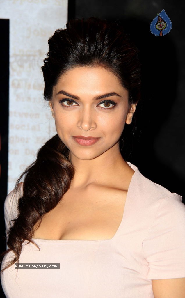 Bolly Celebs at UTV Bindass Event - 15 / 32 photos