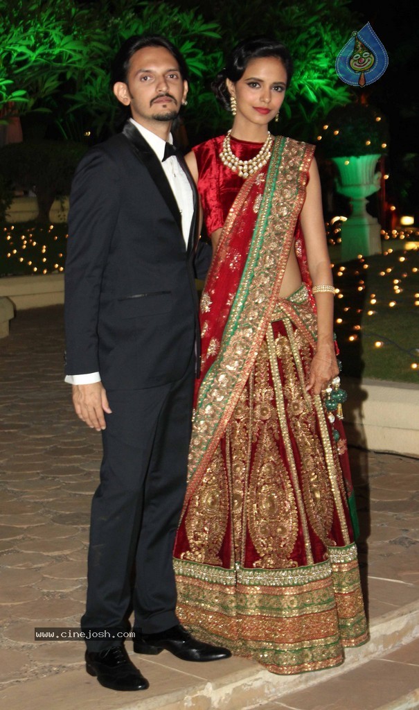 Bolly Celebs at Vishesh Bhatt Wedding Reception - 41 / 136 photos