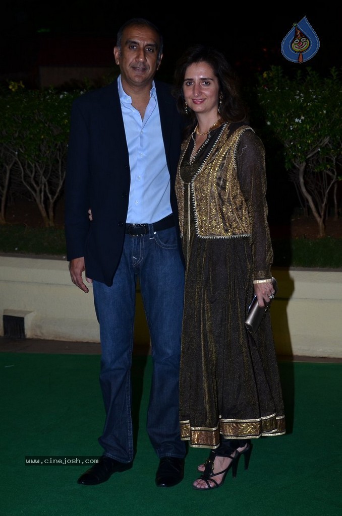 Bolly Celebs at Vishesh Bhatt Wedding Reception - 121 / 136 photos