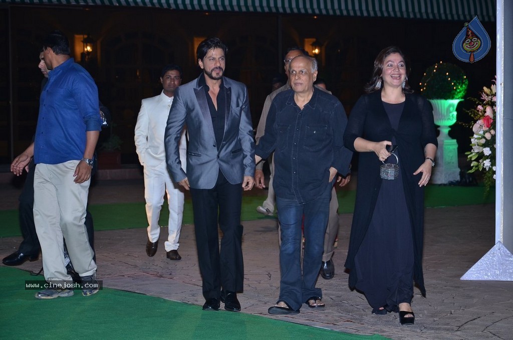 Bolly Celebs at Vishesh Bhatt Wedding Reception - 126 / 136 photos