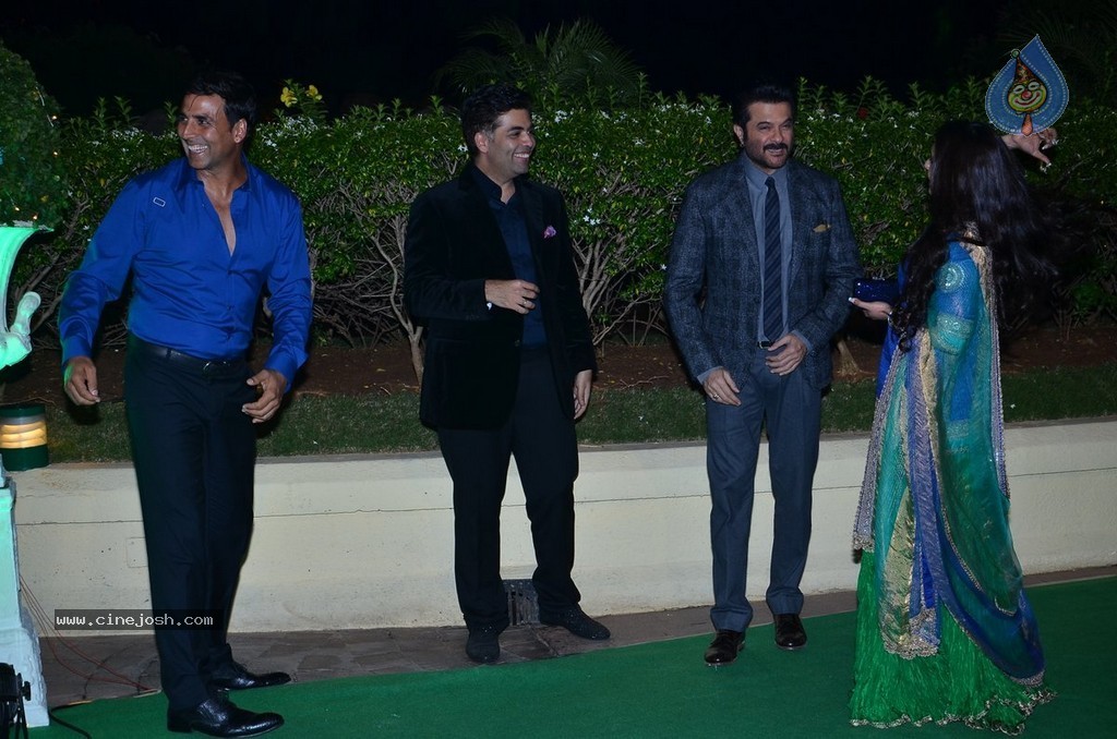 Bolly Celebs at Vishesh Bhatt Wedding Reception - 133 / 136 photos