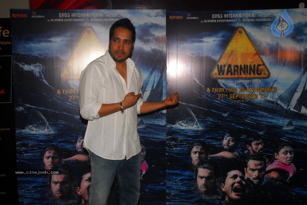 Bolly Celebs at Warning 3D Premiere - 42 / 48 photos
