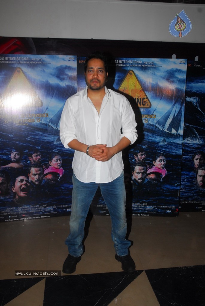 Bolly Celebs at Warning 3D Premiere - 44 / 48 photos