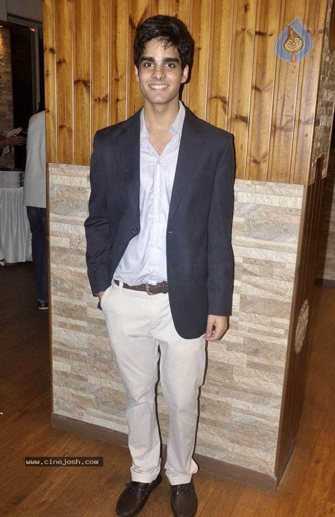 Bolly Celebs at Wisdom Charity Event - 4 / 22 photos