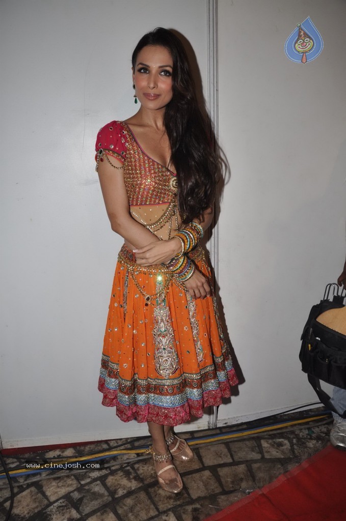 Bolly Celebs at Women Prerna Awards - 32 / 128 photos