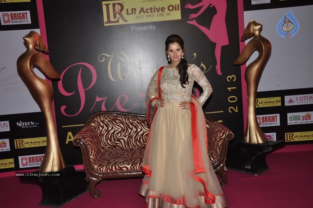 Bolly Celebs at Women Prerna Awards - 91 / 128 photos