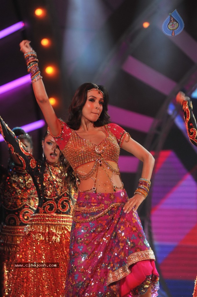 Bolly Celebs at Women Prerna Awards - 121 / 128 photos