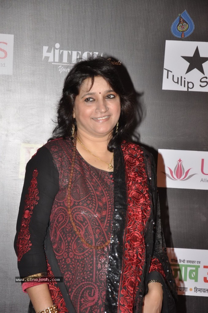 Bolly Celebs at Women Prerna Awards - 125 / 128 photos