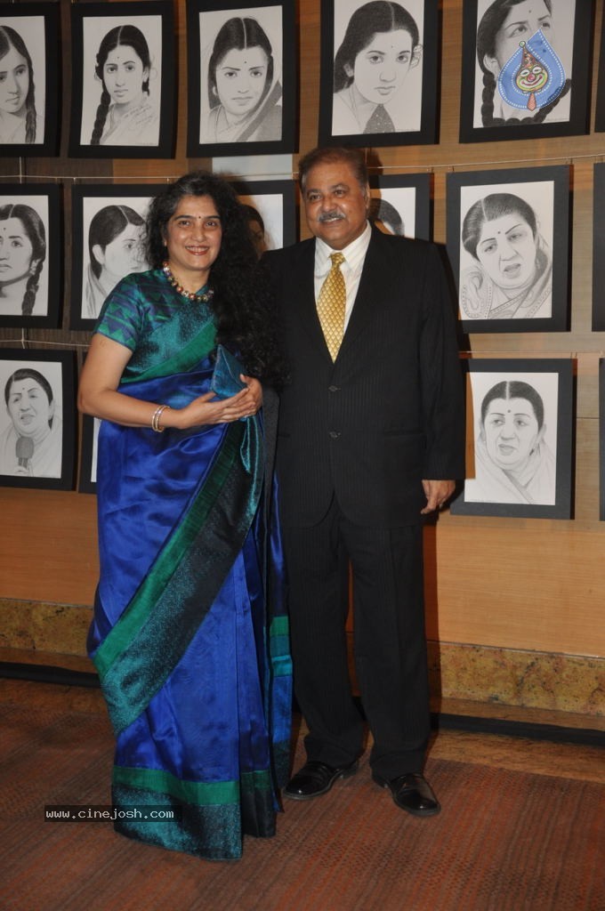 Bolly Celebs at Yash Chopra Memorial Awards - 2 / 125 photos