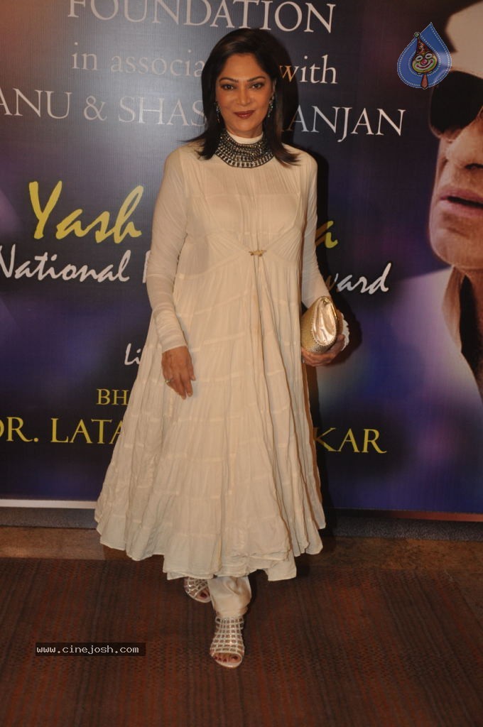 Bolly Celebs at Yash Chopra Memorial Awards - 27 / 125 photos
