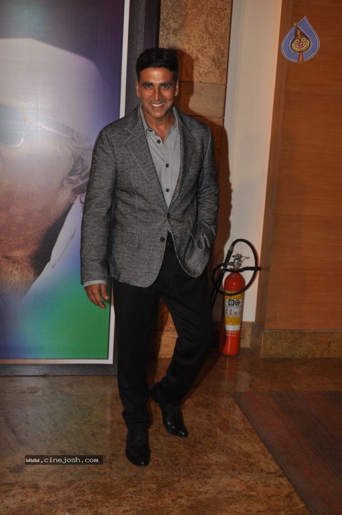 Bolly Celebs at Yash Chopra Memorial Awards - 32 / 125 photos