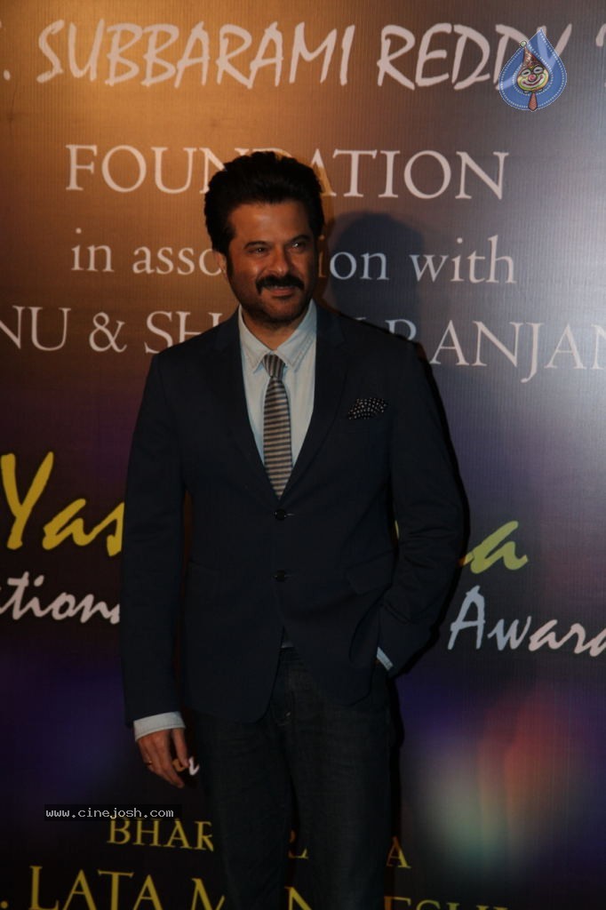 Bolly Celebs at Yash Chopra Memorial Awards - 60 / 125 photos