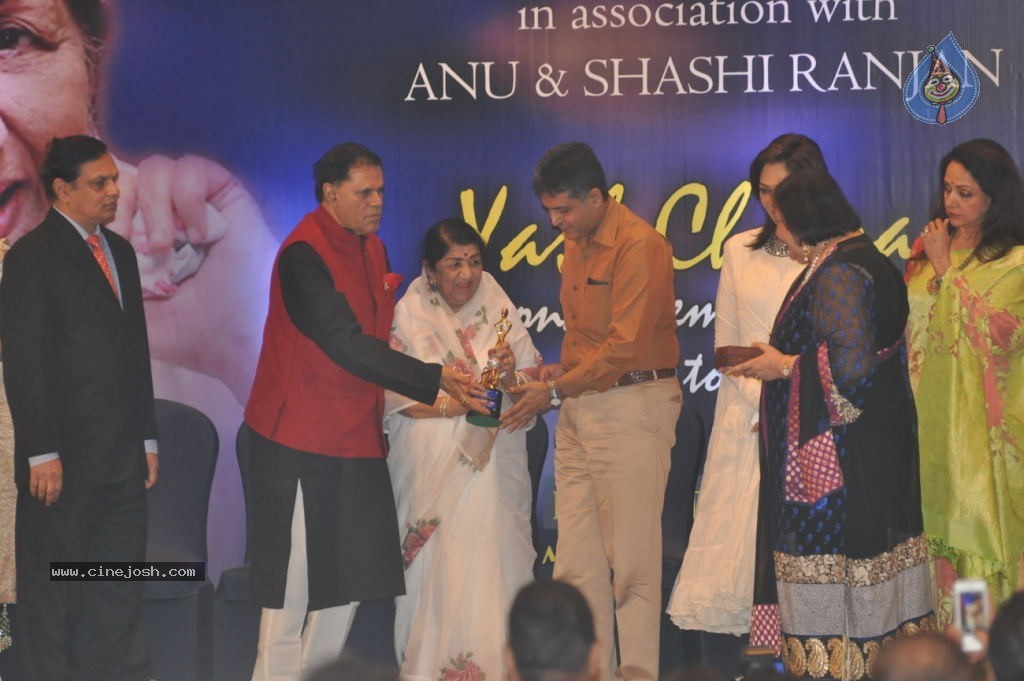 Bolly Celebs at Yash Chopra Memorial Awards - 113 / 125 photos