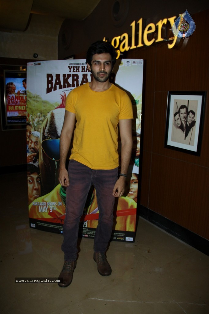 Bolly Celebs at Yeh Hai Bakrapur Special Show - 27 / 68 photos