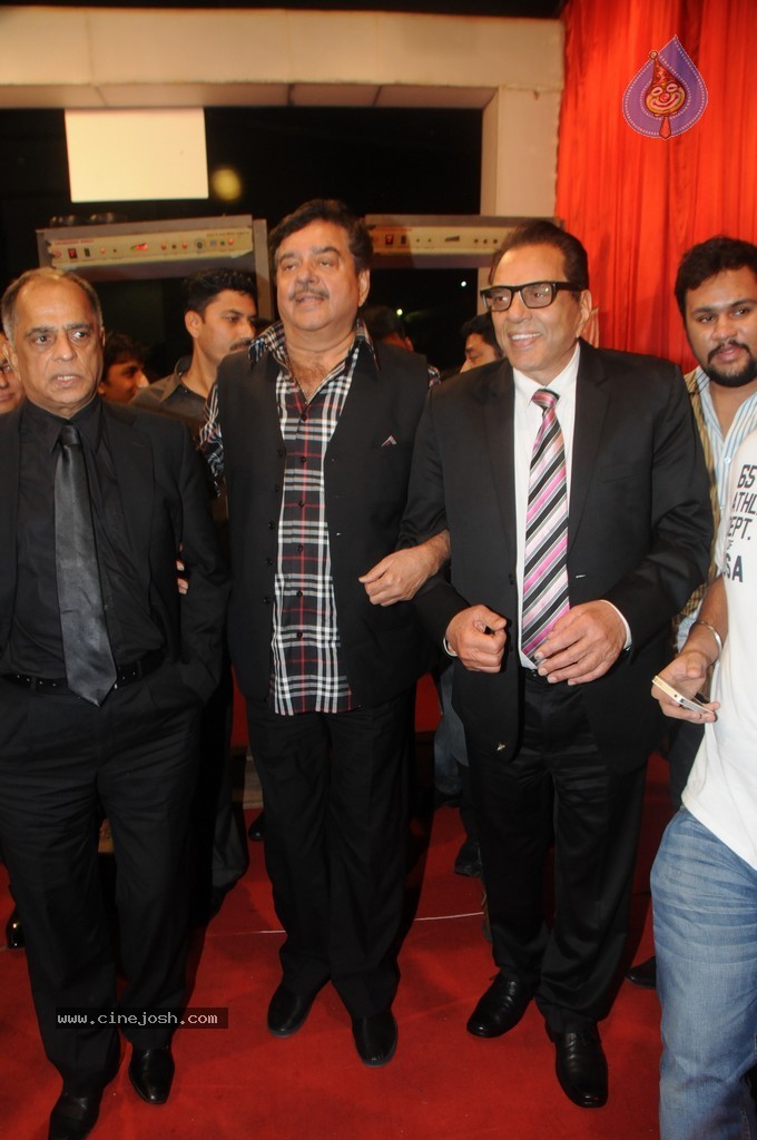 Bolly Celebs at Yes Bank Presents IIAA 2014 - 53 / 135 photos