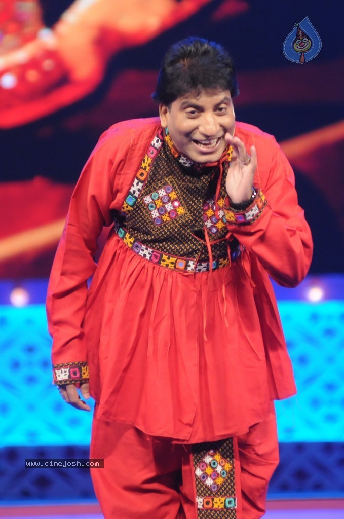 Bolly Celebs at Yes Bank Presents IIAA 2014 - 71 / 135 photos